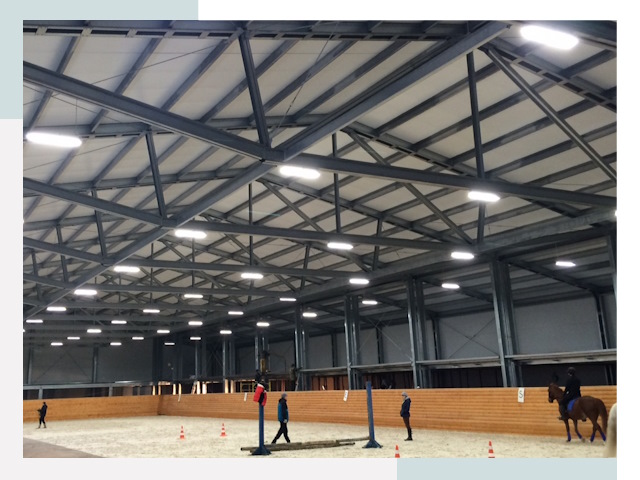 Строительство конных манежей от 610 руб в Киров
